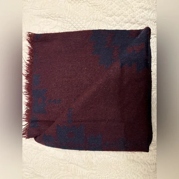 Printed ZARA Fall scarf 🧣 - Picture 2 of 2